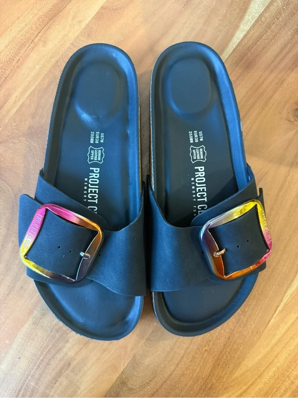New PROJECT CLOUD Buckle Slide
Sandals in black - Picture 4 of 7